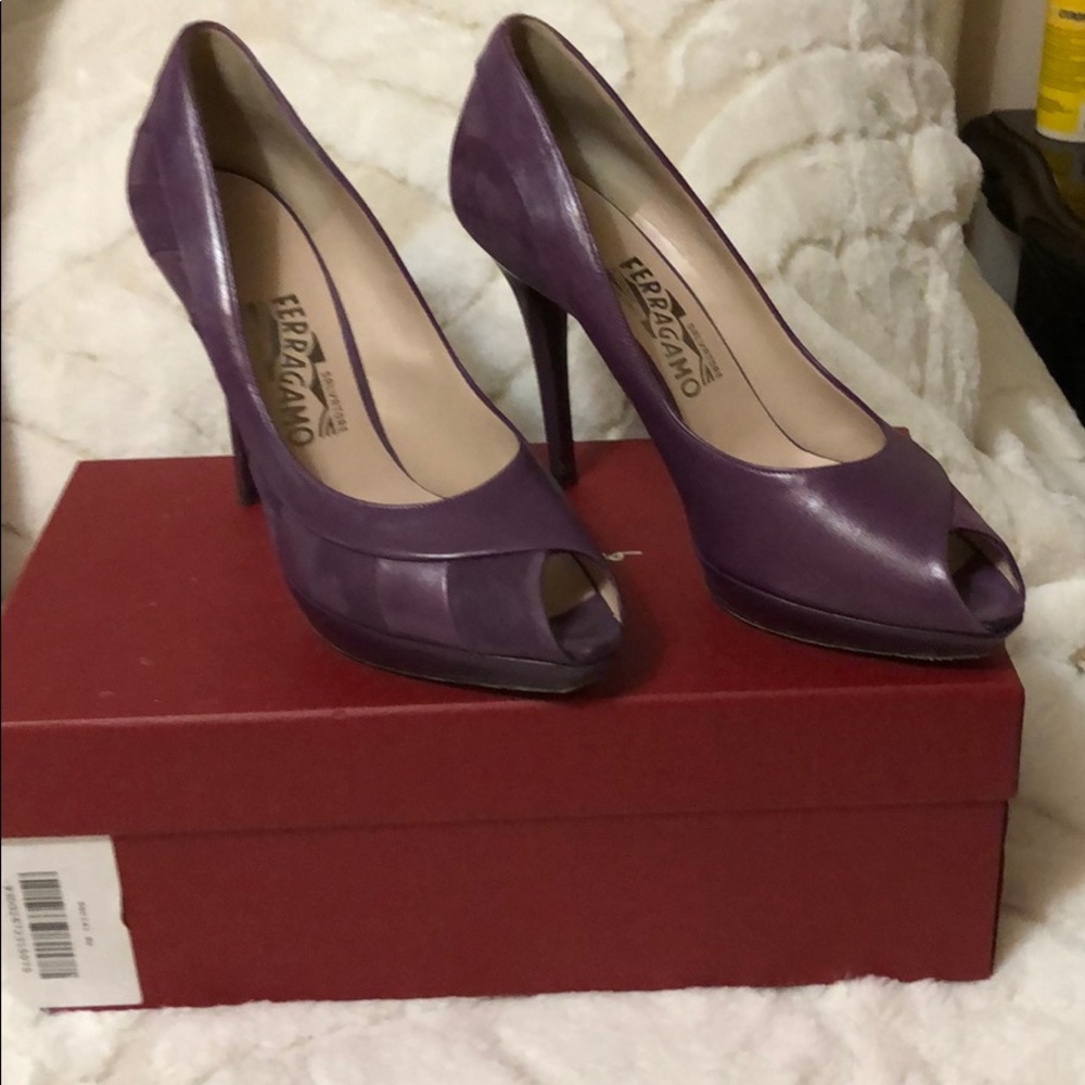 Salvatore Ferragamo heels 👠
